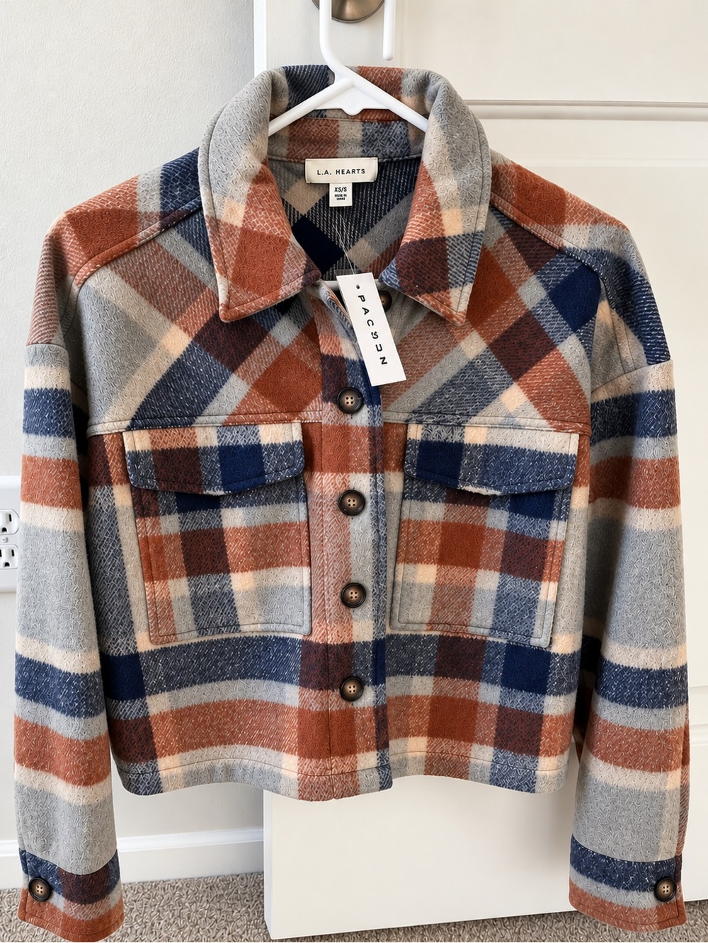 NWT! Hearts Plaid Cropped Shacket Jacket – XS/S